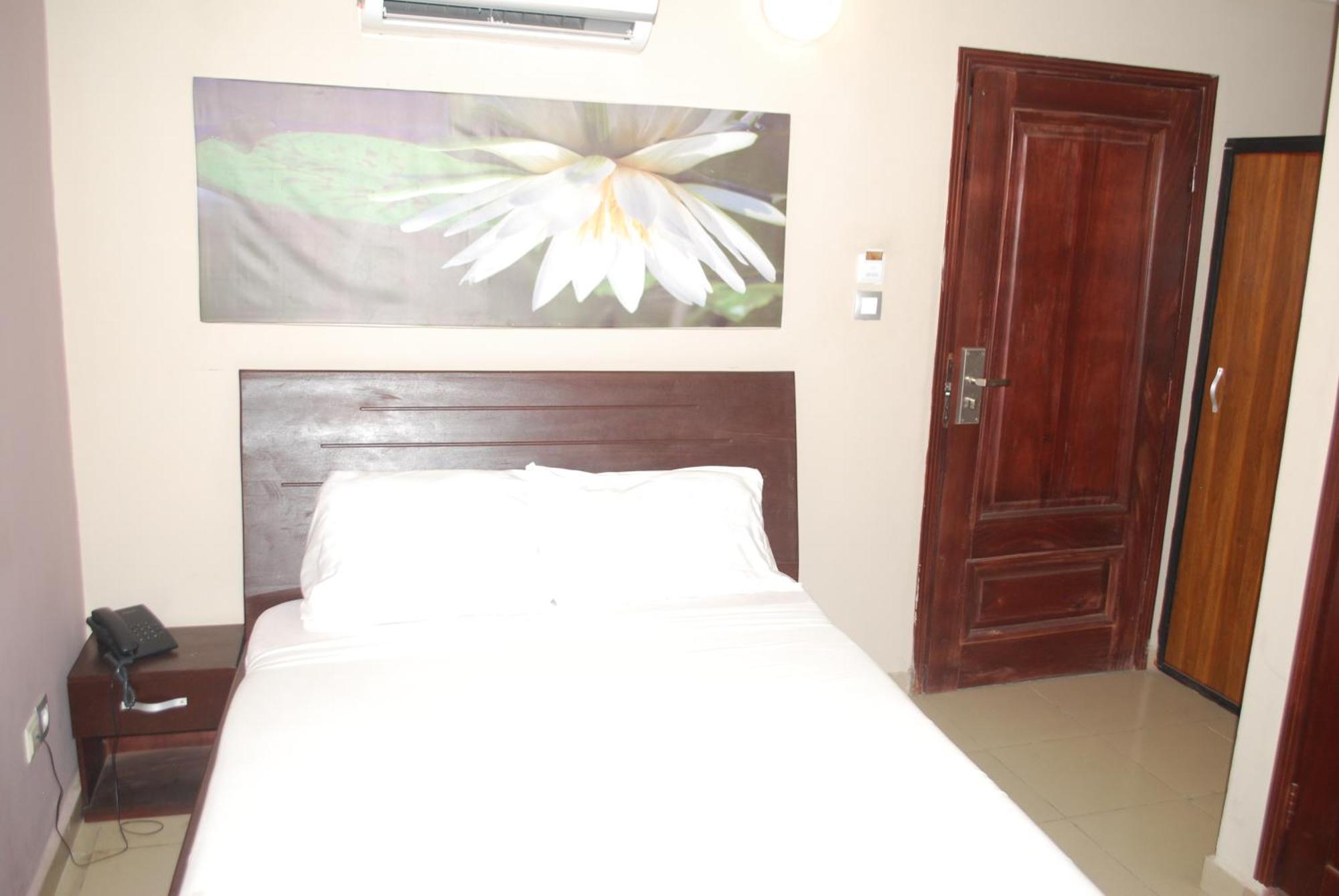 Benin City Center Hotel Cotonou Buitenkant foto