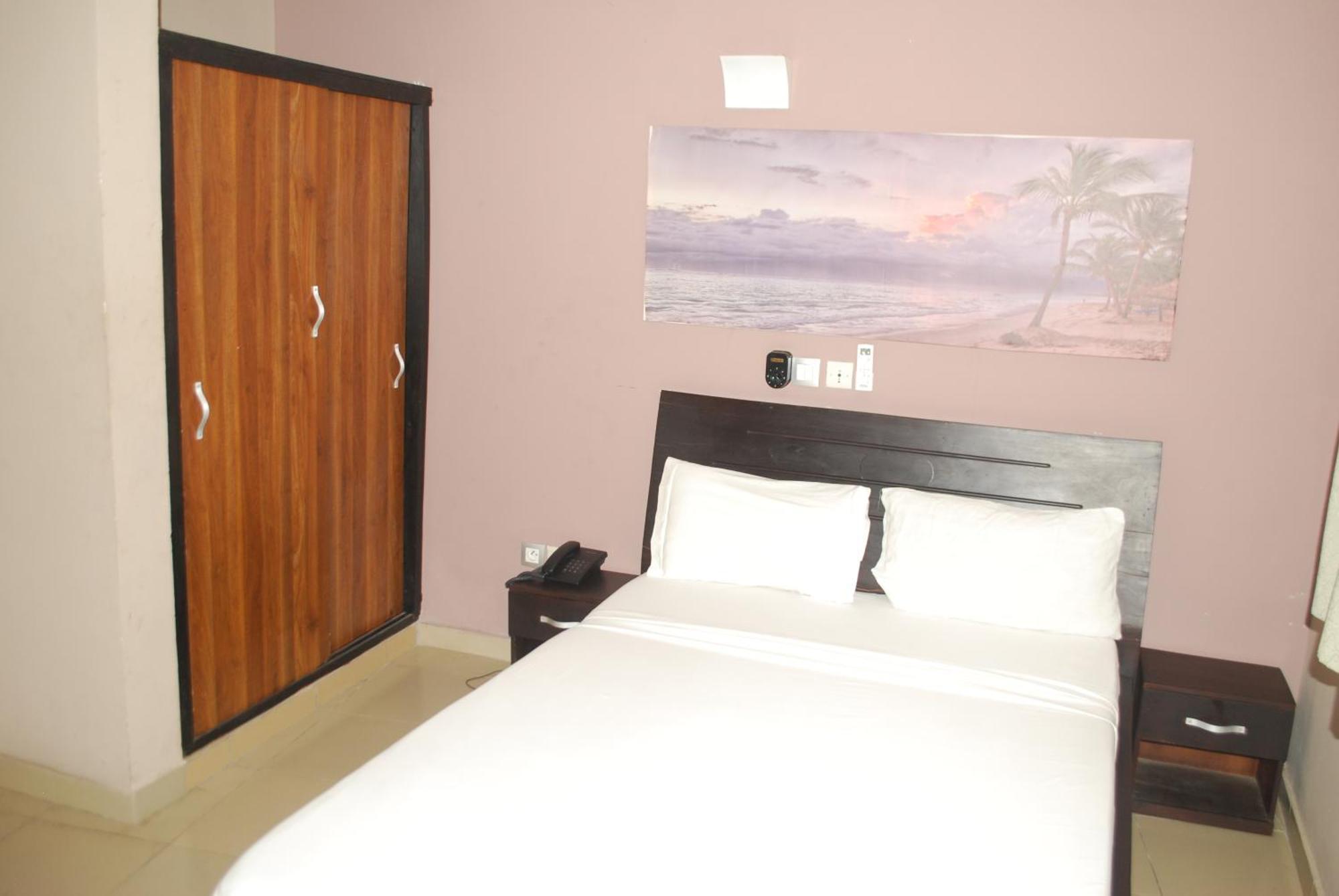 Benin City Center Hotel Cotonou Buitenkant foto
