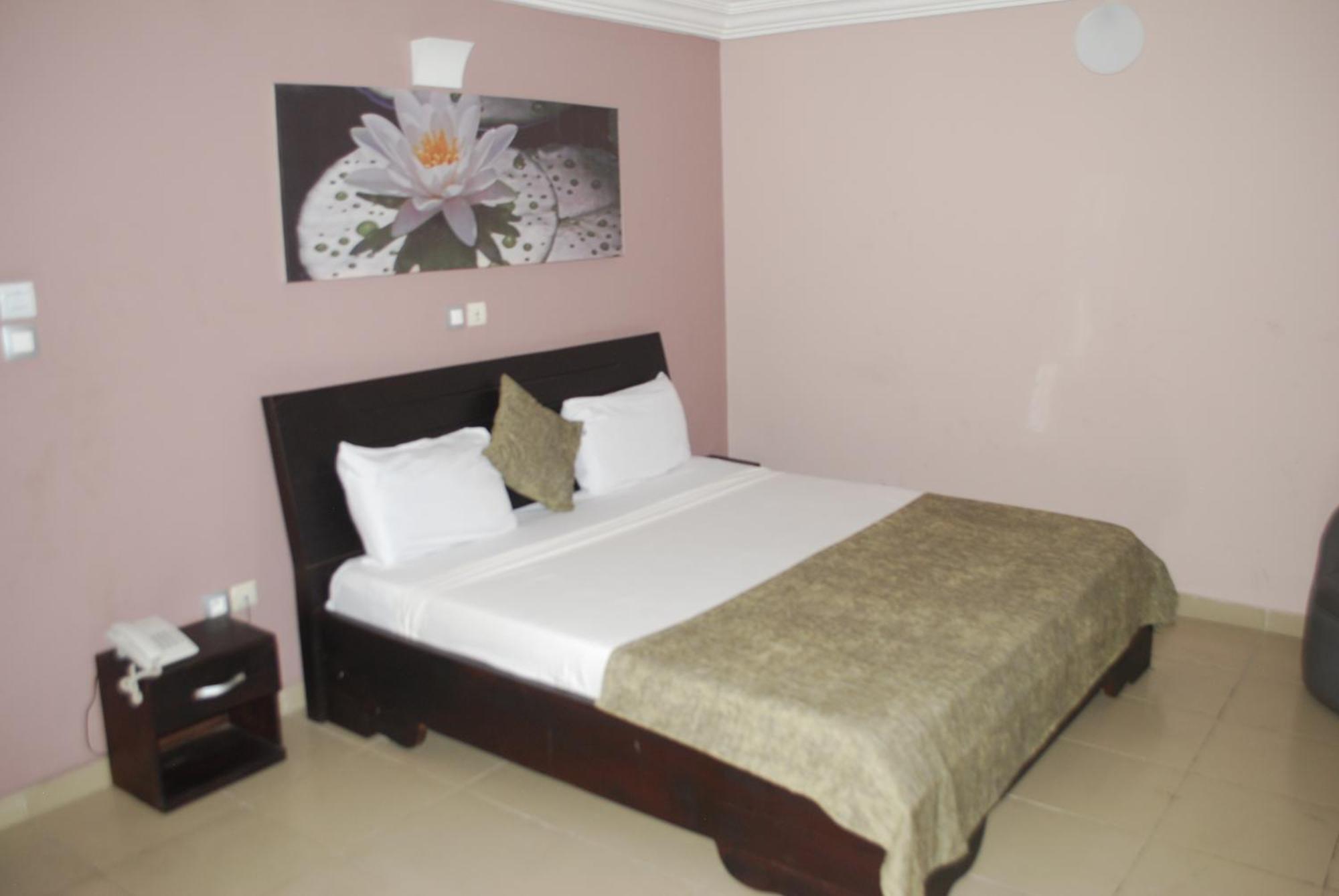 Benin City Center Hotel Cotonou Buitenkant foto