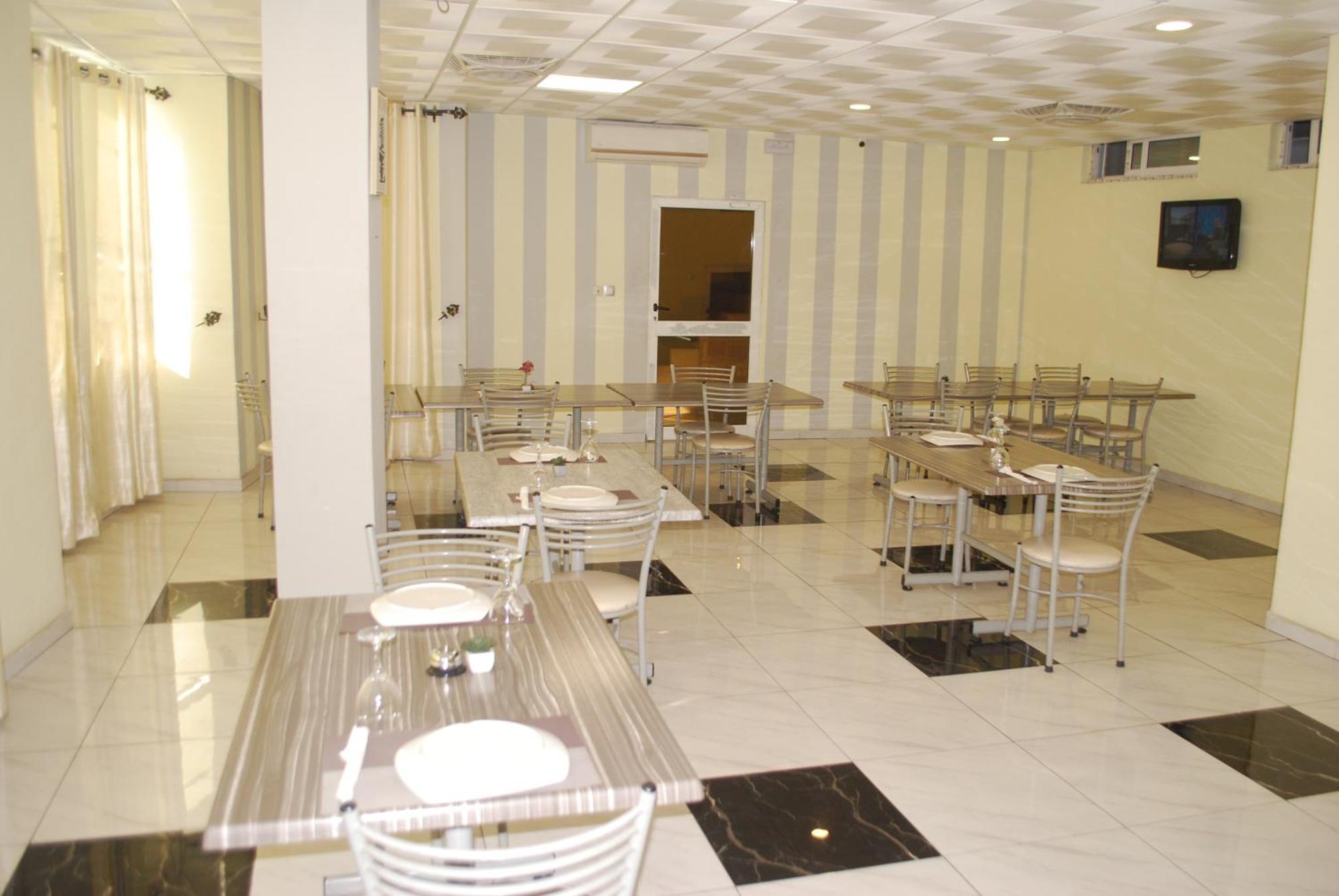 Benin City Center Hotel Cotonou Buitenkant foto