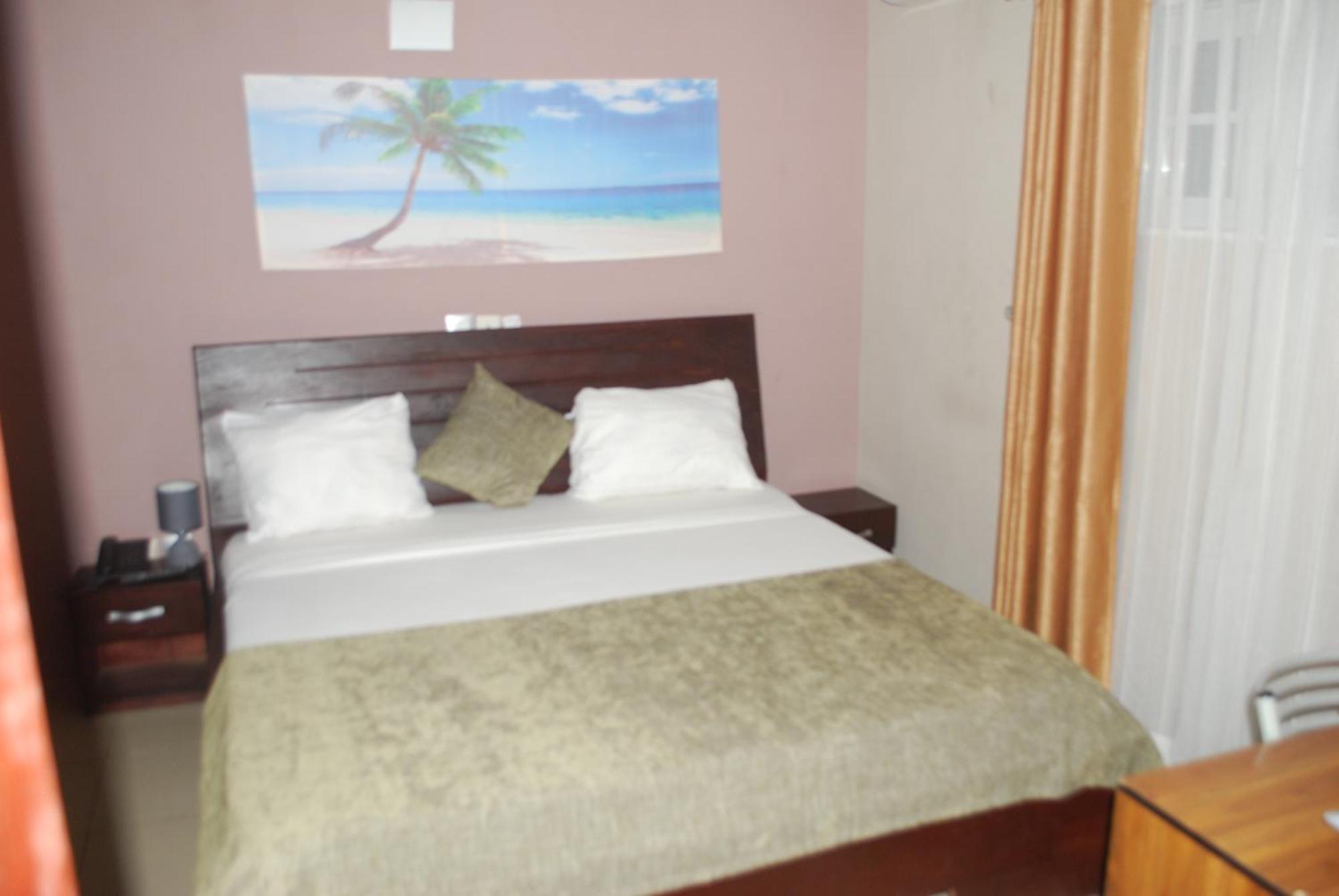 Benin City Center Hotel Cotonou Buitenkant foto