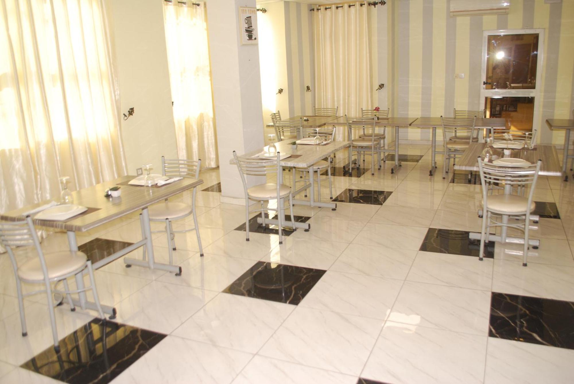 Benin City Center Hotel Cotonou Buitenkant foto