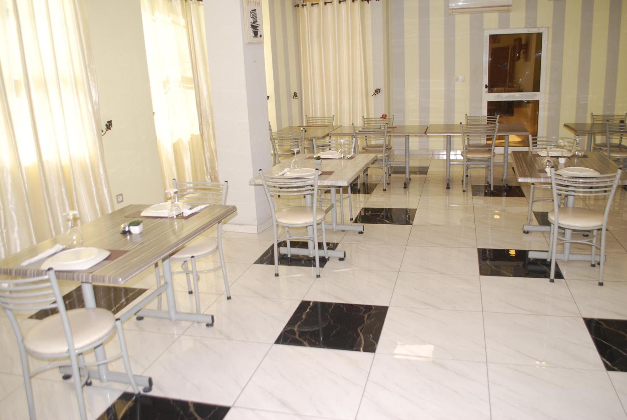 Benin City Center Hotel Cotonou Buitenkant foto