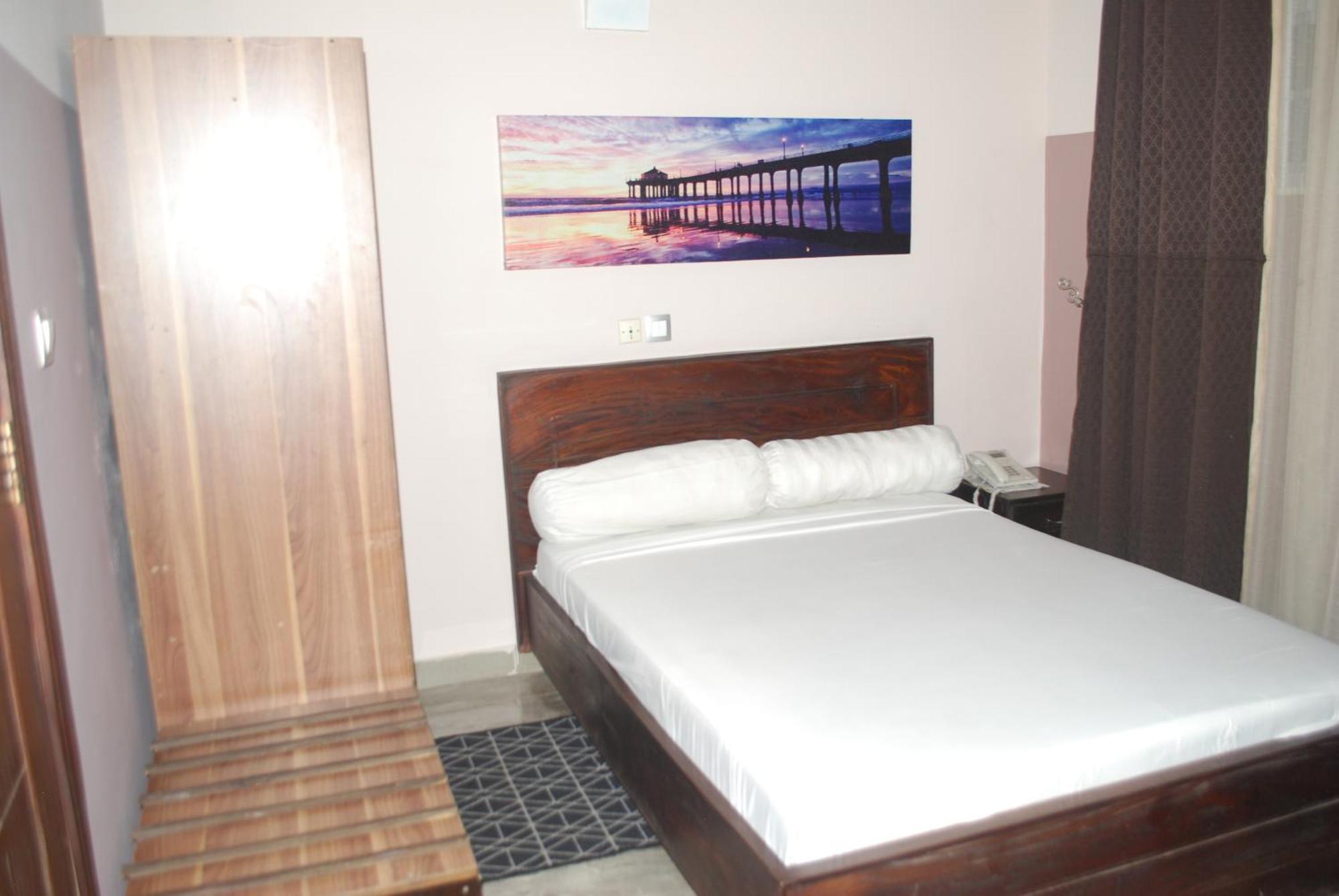 Benin City Center Hotel Cotonou Buitenkant foto